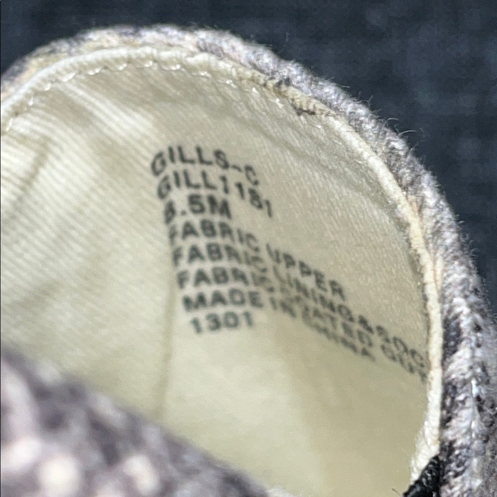 Steve Madden Slip-On sneakers Snake Print RETAILS@$99-  8.5 - Picture 6 of 7